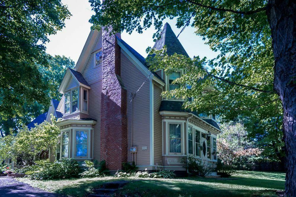 Sackville Bed And Breakfast Exterior photo